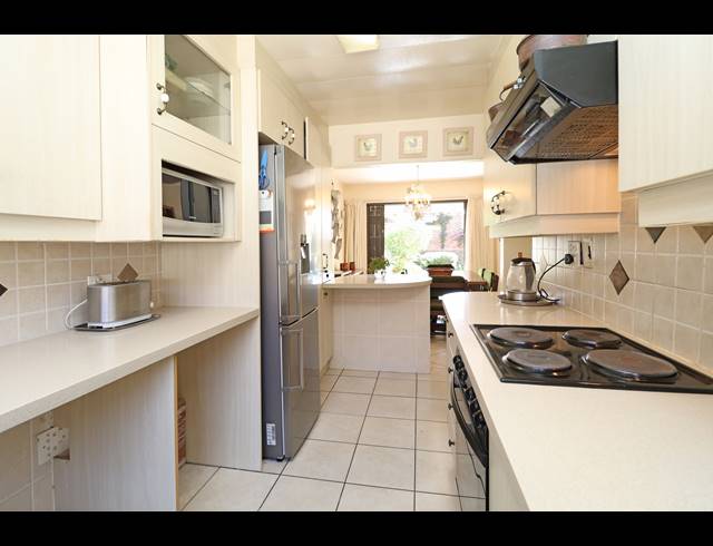 3 BEDROOM TOWNHOUSE FOR SALE IN FAIRLAND
